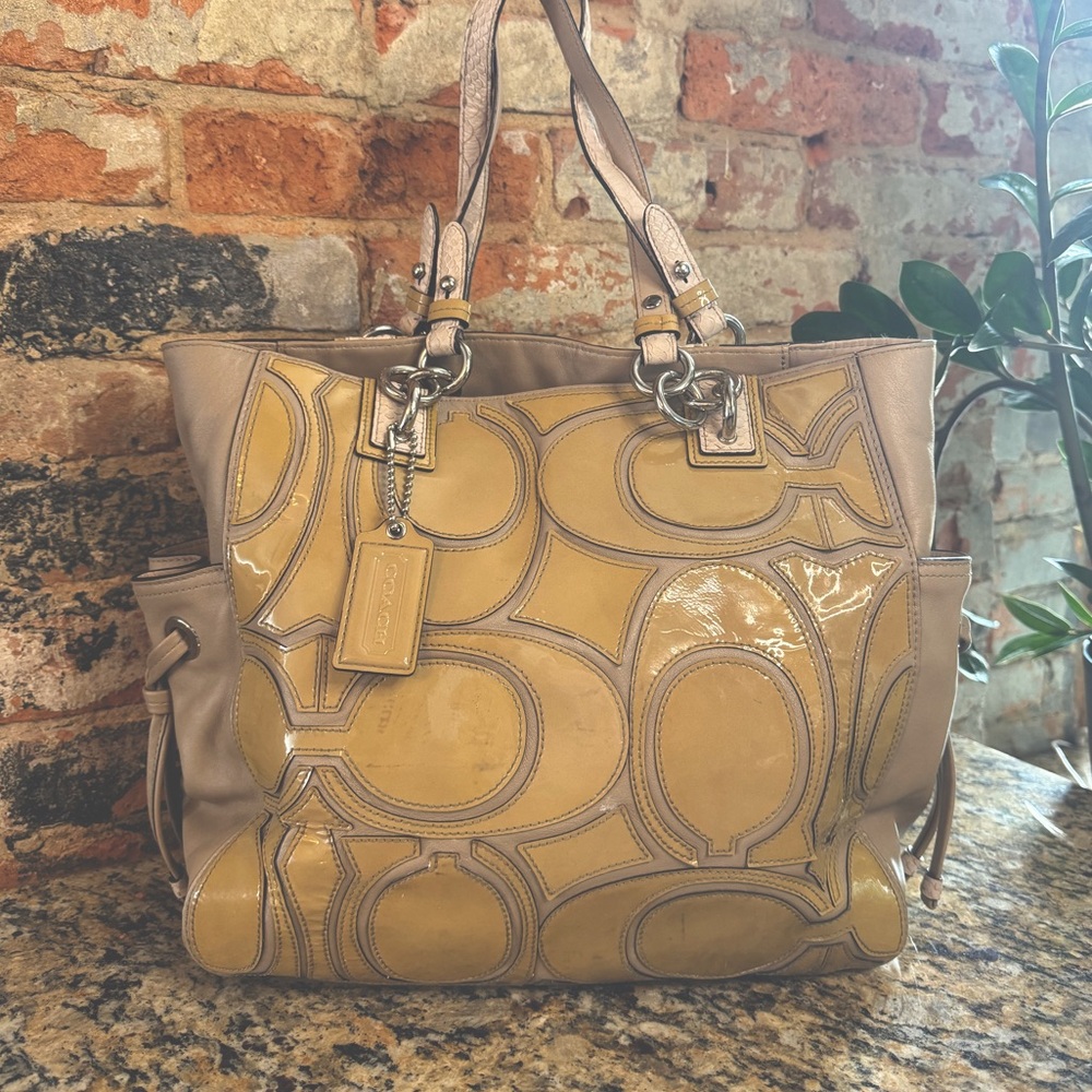 Coach C Signature Beige Patent Leather Logo Tote Y2K  K1071 16449